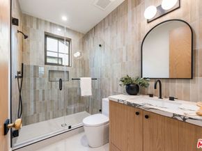 11500 Kingsland Street, Los Angeles CA 90066