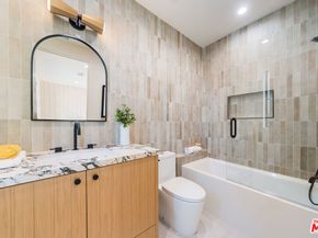 11500 Kingsland Street, Los Angeles CA 90066
