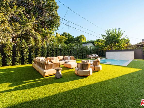 11500 Kingsland Street, Los Angeles CA 90066