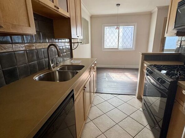 12030 Rochester Avenue 207, Los Angeles CA 90025