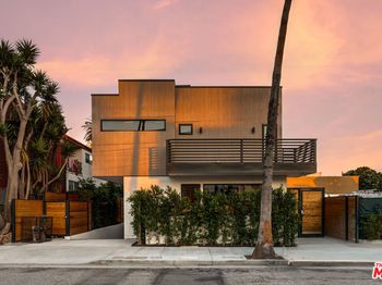 212 Bay Street