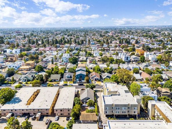 1215 W 39th Place, Los Angeles CA 90037