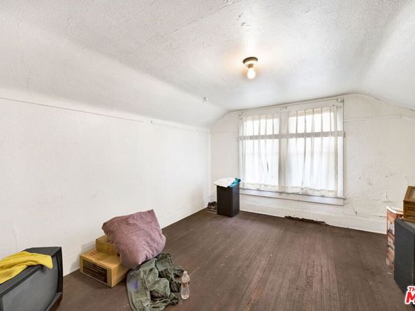 1215 W 39th Place, Los Angeles CA 90037