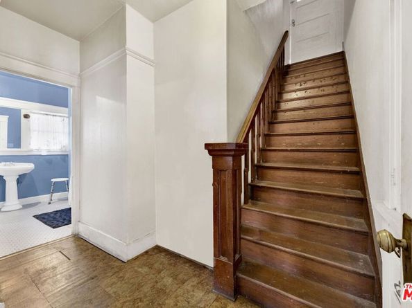 1215 W 39th Place, Los Angeles CA 90037