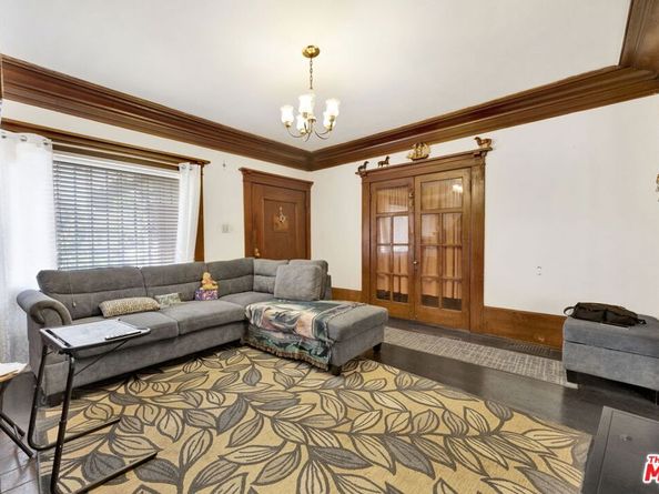 1215 W 39th Place, Los Angeles CA 90037