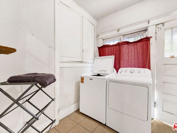 1215 W 39th Place, Los Angeles CA 90037