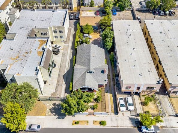 1215 W 39th Place, Los Angeles CA 90037