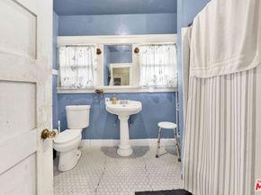 1215 W 39th Place, Los Angeles CA 90037