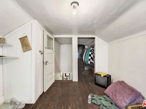 1215 W 39th Place, Los Angeles CA 90037