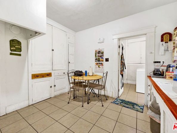 1215 W 39th Place, Los Angeles CA 90037