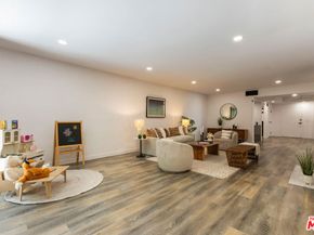 1210 N Kings Road 101, West Hollywood CA 90069