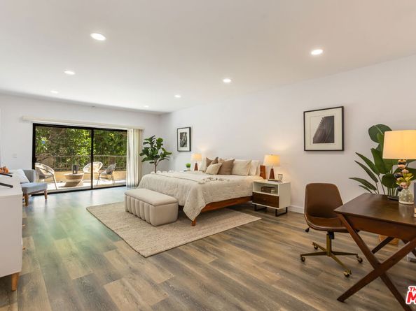 1210 N Kings Road 101, West Hollywood CA 90069