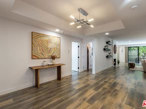 1210 N Kings Road 101, West Hollywood CA 90069