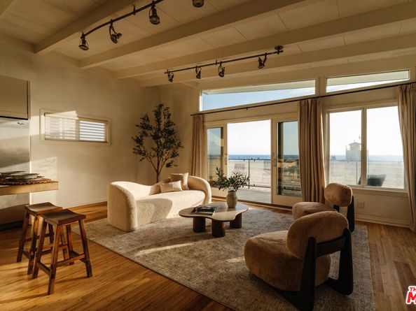 6935 Trolleyway, Playa Del Rey CA 90293