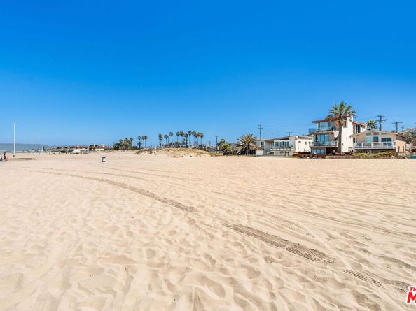 6935 Trolleyway, Playa Del Rey CA 90293