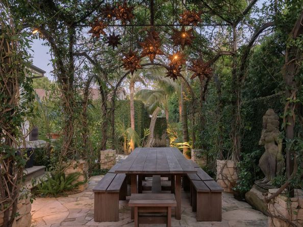 7059 Fernhill Drive, Malibu CA 90265