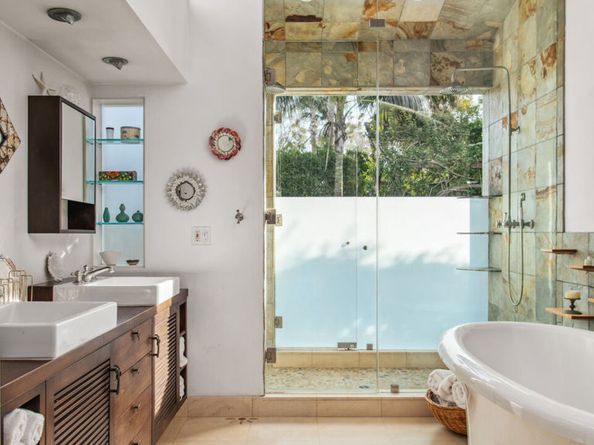 7059 Fernhill Drive, Malibu CA 90265