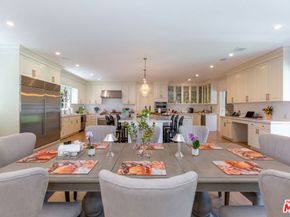 400 S Hudson Avenue, Los Angeles CA 90020