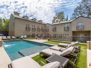 400 S Hudson Avenue, Los Angeles CA 90020