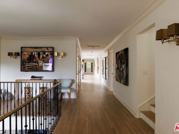 400 S Hudson Avenue, Los Angeles CA 90020
