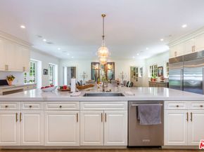 400 S Hudson Avenue, Los Angeles CA 90020