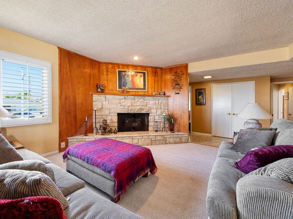 5420 S Holt Avenue, Los Angeles CA 90056