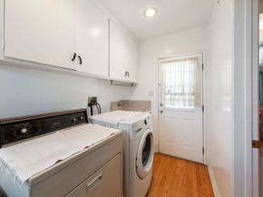 5420 S Holt Avenue, Los Angeles CA 90056