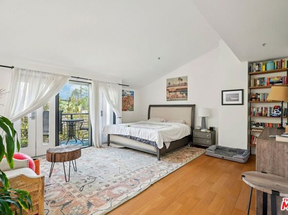 815 Hampton Drive 3, Venice CA 90291