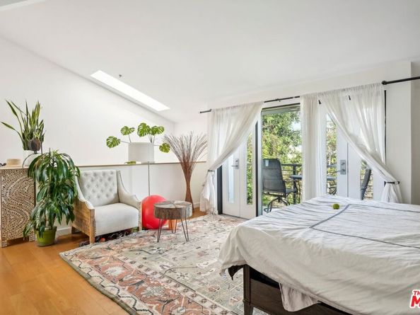 815 Hampton Drive 3, Venice CA 90291