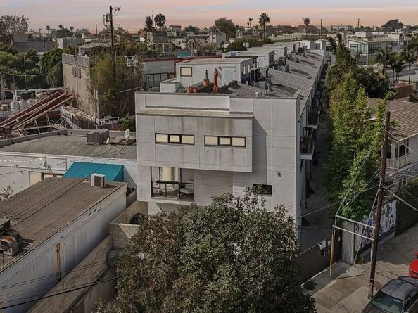 815 Hampton Drive 3, Venice CA 90291