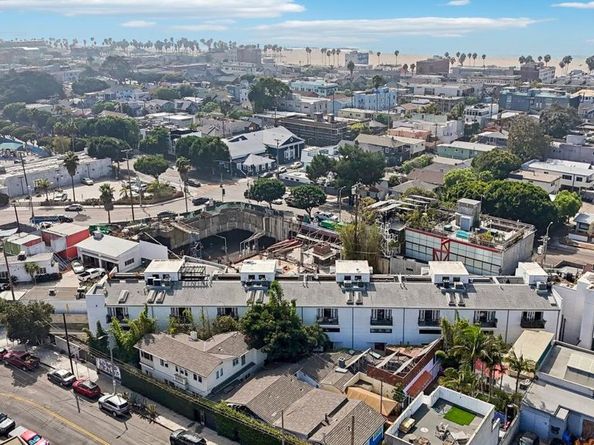 815 Hampton Drive 3, Venice CA 90291