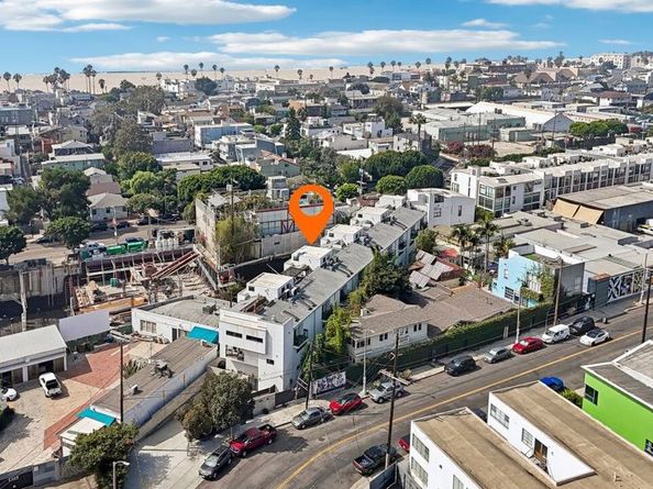 815 Hampton Drive 3, Venice CA 90291