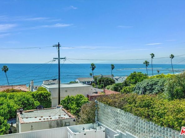 265 Redlands Street, Playa Del Rey CA 90293