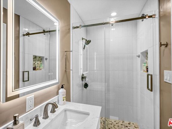 265 Redlands Street, Playa Del Rey CA 90293