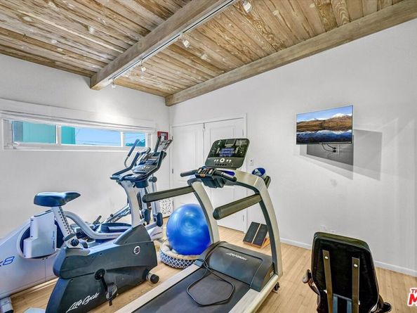 265 Redlands Street, Playa Del Rey CA 90293