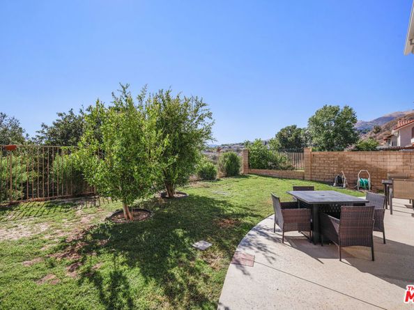 12119 Falcon Crest Way, Porter Ranch CA 91326