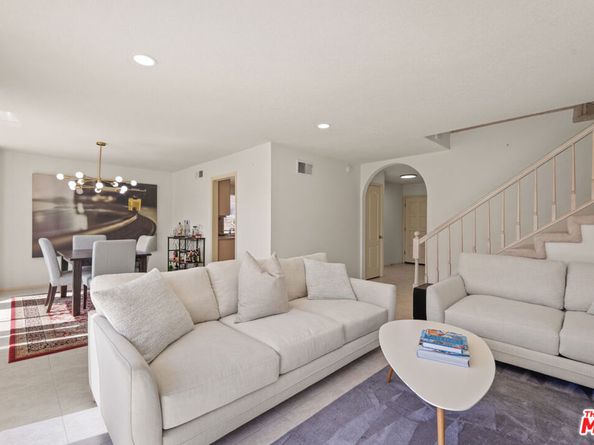 12119 Falcon Crest Way, Porter Ranch CA 91326