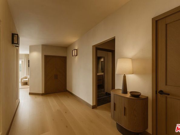 999 N Doheny Drive 211, West Hollywood CA 90069