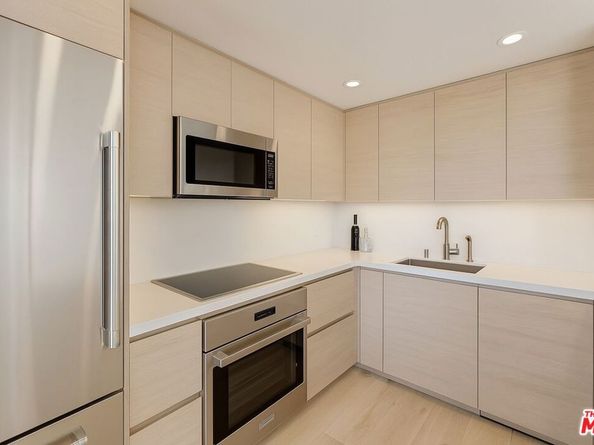 999 N Doheny Drive 211, West Hollywood CA 90069