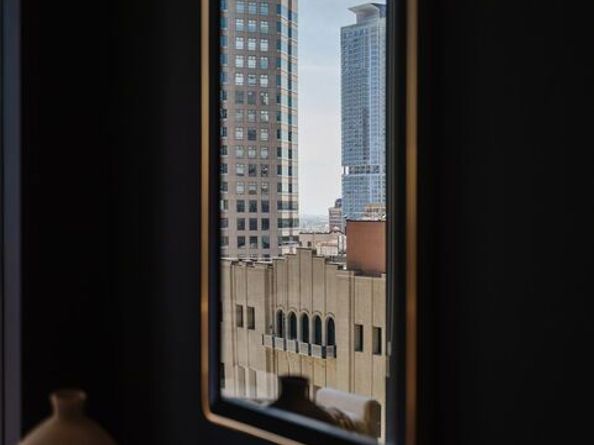 655 S Hope Street 1105, Los Angeles CA 90017