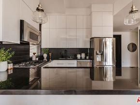 655 S Hope Street 1105, Los Angeles CA 90017