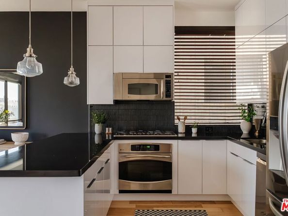 655 S Hope Street 1105, Los Angeles CA 90017