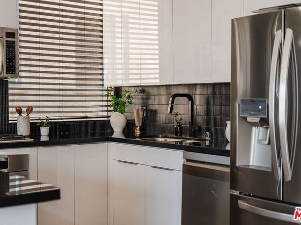 655 S Hope Street 1105, Los Angeles CA 90017