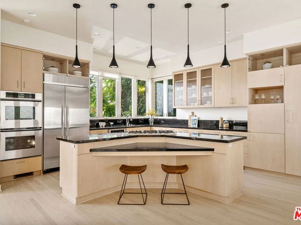 13424 Contour Drive, Sherman Oaks CA 91423