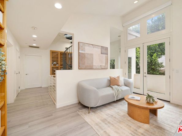 13424 Contour Drive, Sherman Oaks CA 91423