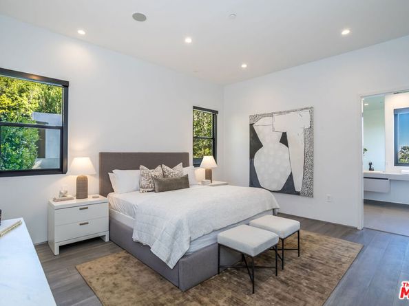 9406 Lloydcrest Drive, Beverly Hills CA 90210