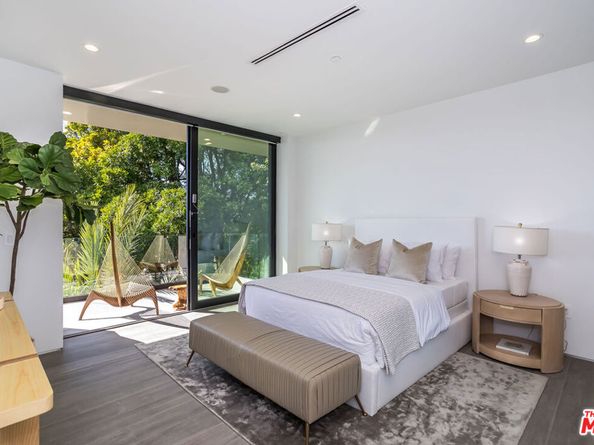 9406 Lloydcrest Drive, Beverly Hills CA 90210