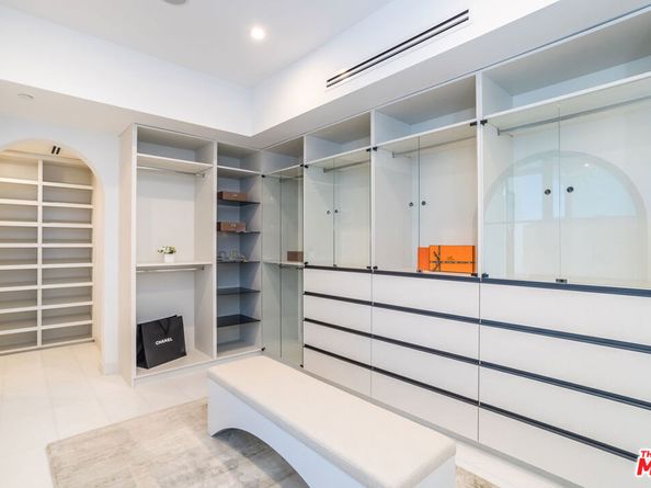 9406 Lloydcrest Drive, Beverly Hills CA 90210
