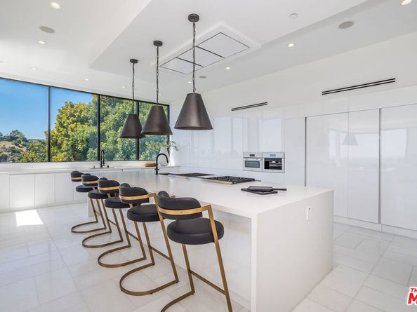 9406 Lloydcrest Drive, Beverly Hills CA 90210