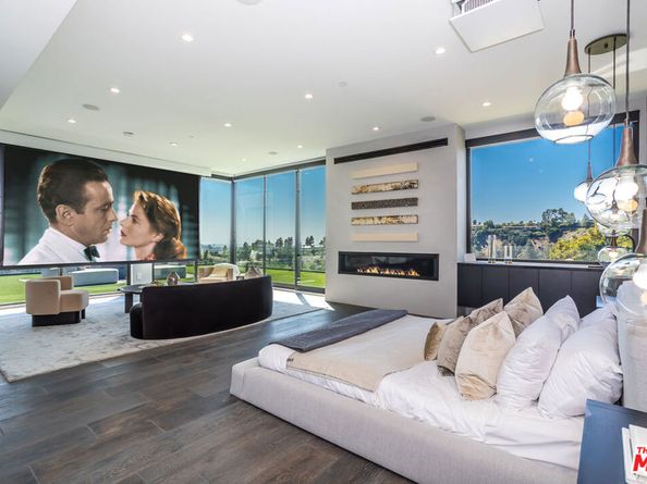 9406 Lloydcrest Drive, Beverly Hills CA 90210